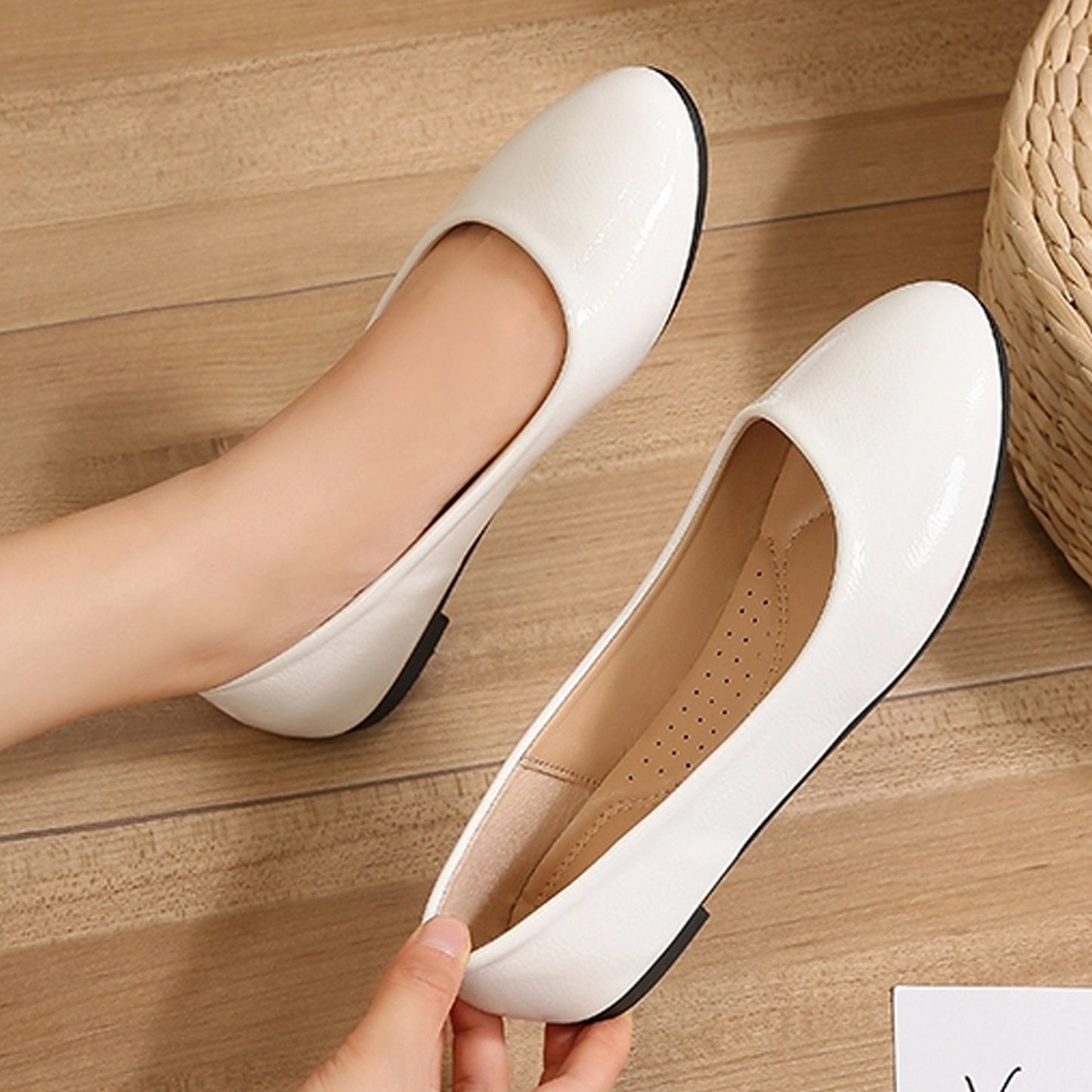 SOBEYO Basic Round Toe Ballet Flats Patent Leather White